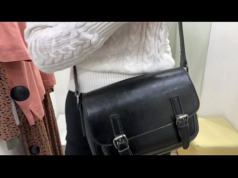 ❤️ Masturbación pública da nova cadela FeralBerry cun consolador no probatorio ❤️❌ Porno ruso en nós