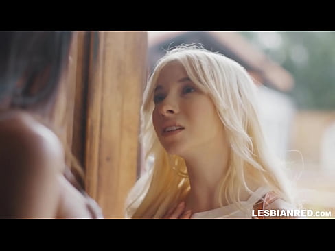 ❤️ A nena chega a casa uns meses despois e acaba comendo o coño da súa madrastra ❤️❌ Porno ruso en nós